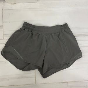 Lululemon Hotty Hot 4in